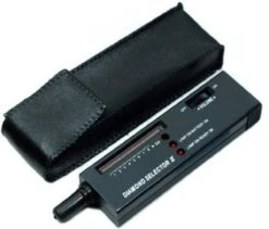 WiseGoods Professionele Diamant Tester Met LED - Edelsteen - Diamond Selector Pen 7 WiseGoods Professionele Diamant Tester Met LED - Edelsteen - Diamond Selector Pen -Kampeeruitrusting 1200x1025 9