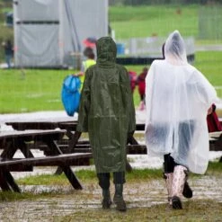 Relaxdays Regenponcho Herbruikbaar - Regenjas Groen - Fietsponcho Lange Mouwen - Festival -Kampeeruitrusting 1200x1200 1189