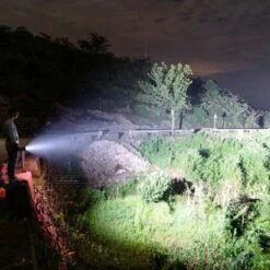 Merkloos Led-zaklamp 15000, Lumen 4200 XHP70.4 PROFESSIONAL-XLED - Oplaadbaar USB Zoeklicht - CE Gekeurd.