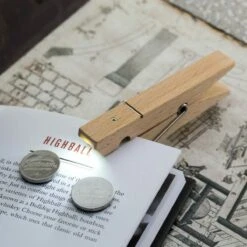 Kikkerland Houten Leeslampje - Zaklampje - Sfeerlampje -Kampeeruitrusting 1200x1200 1463