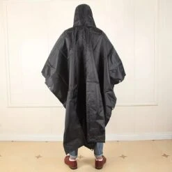 Regenponcho / Fietsponcho Herbruikbaar Voor Volwassenen ( Dames En Heren ) - 200x110cm - 100% Ripstop Polyester - Zwart -Kampeeruitrusting 1200x1200 859