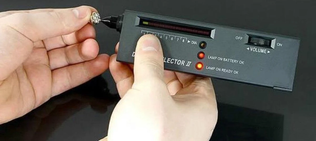 WiseGoods Professionele Diamant Tester Met LED - Edelsteen - Diamond Selector Pen 2 WiseGoods Professionele Diamant Tester Met LED - Edelsteen - Diamond Selector Pen - Afbeelding 2