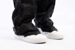 Ralka Regenbroek - Junior - Zwart - 152 11 Ralka Regenbroek - Junior - Zwart - 152 -Kampeeruitrusting 1200x804 7