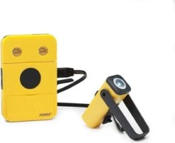 Waka Waka Pocket Light -Kampeeruitrusting 1200x983 5