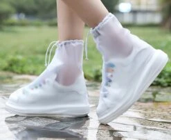 Unisex Waterdichte Overschoenen Met Rits En Aantrekkoord - Maat L 37/38 - Herbruikbaar – Transparant - Anti Slip Regen Overschoen - Schoenhoesjes - Waterdichte Schoenbeschermers - Regenhoes – Schoenovertek - Regenlaarzen 13 Unisex Waterdichte Overschoenen Met Rits En Aantrekkoord - Maat L 37/38 - Herbruikbaar – Transparant - Anti Slip Regen Overschoen - Schoenhoesjes - Waterdichte Schoenbeschermers - Regenhoes – Schoenovertek - Regenlaarzen -Kampeeruitrusting 1200x984 5