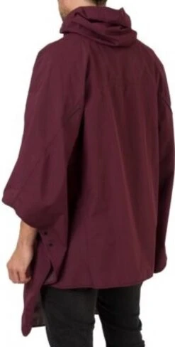 AGU Grant Regenponcho Essential Unisex - Bordeaux - One Size - Dames & Heren - Waterdicht & Ademend -Kampeeruitrusting 608x1200 2