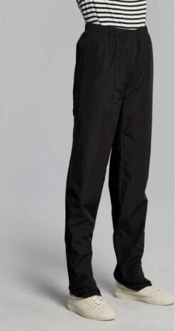 Basil Hoga Regenbroek Unisex - Zwart - Maat M -Kampeeruitrusting 633x1200 2