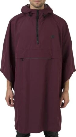 AGU Grant Regenponcho Essential Unisex - Bordeaux - One Size - Dames & Heren - Waterdicht & Ademend -Kampeeruitrusting 672x1200 1