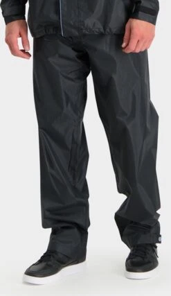 AGU Passat Regenbroek Essential - Black - M -Kampeeruitrusting 694x1200 1