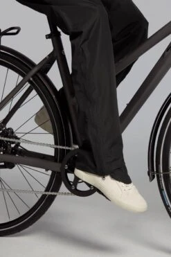 Basil Hoga Regenbroek Unisex - Zwart - Maat M -Kampeeruitrusting 800x1200 33