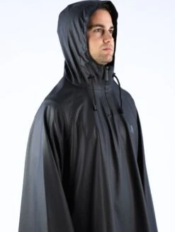 Ralka Regenponcho Senior - Sizzle - Zwart - L/XL -Kampeeruitrusting 903x1200 4